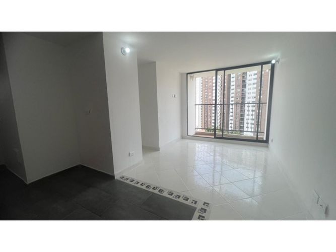 Apartamento de 3 alcobas en venta en Cuatro Esquinas, Rionegro, 54 m² · foto 2 de 17