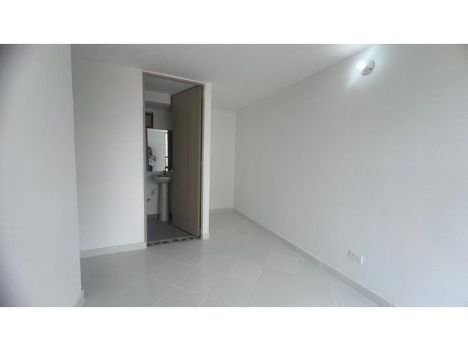 Apartamento de 3 alcobas en venta en Cuatro Esquinas, Rionegro, 54 m² · foto 13 de 17