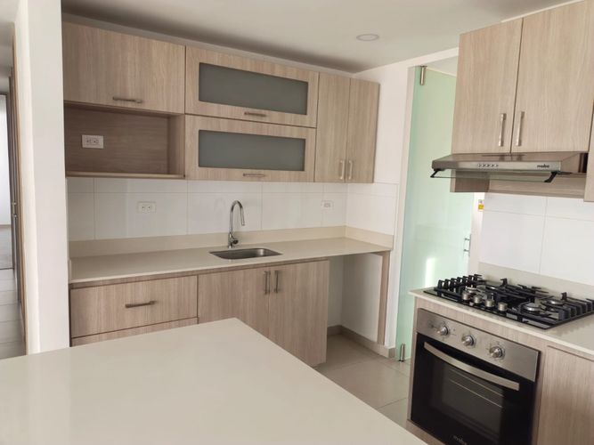 Apartamento de 3 alcobas en venta en Loma De La Doctora, Sabaneta, 103 m² · foto 3 de 24