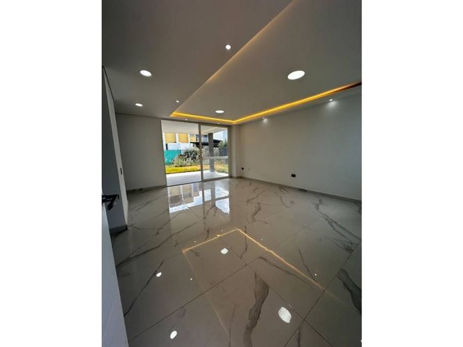 Casa de 4 alcobas en venta en El Castillo, Jamundí, 137 m² · foto 3 de 24