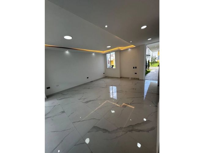 Casa de 4 alcobas en venta en El Castillo, Jamundí, 137 m² · foto 5 de 24