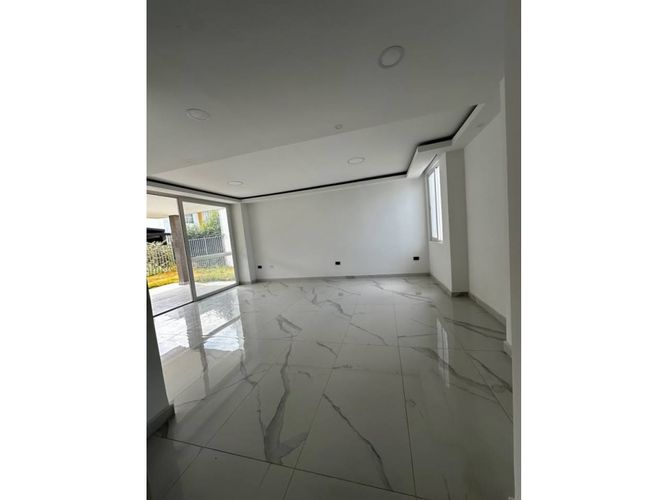 Casa de 4 alcobas en venta en El Castillo, Jamundí, 137 m² · foto 9 de 24