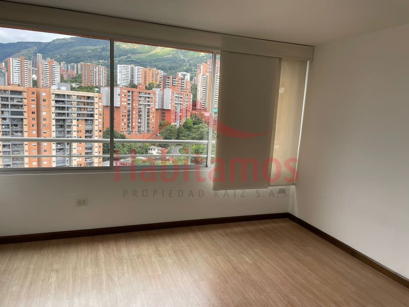 Apartamento en arriendo en Cumbres, Envigado · foto 11 de 14