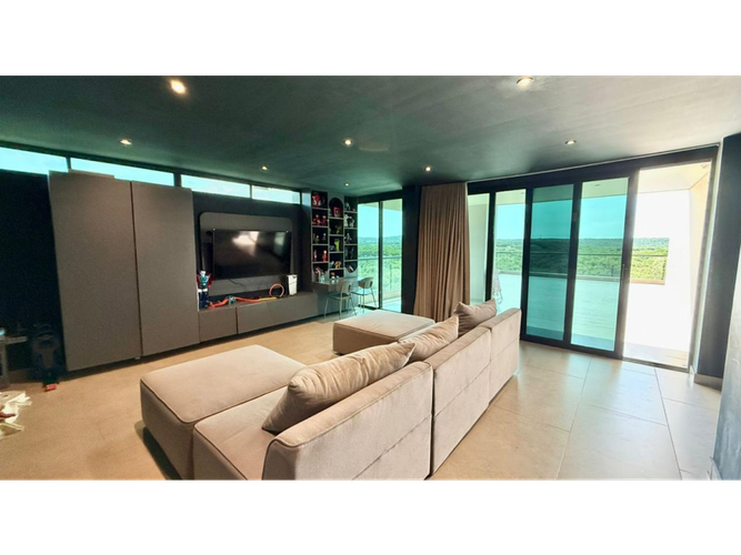 Casa de 6 alcobas en venta en Lagos Del Caujaral, Atlántico, 900 m² · foto 2 de 18