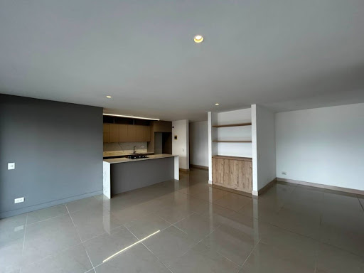 Apartamento en arriendo en Castropol, Medellín · foto 6 de 21