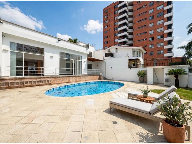 Casa de 4 alcobas en venta en Tejares Cristales, Cali, 450 m² · foto 2 de 24