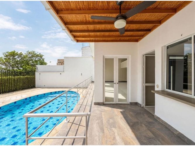 Casa de 4 alcobas en venta en Tejares Cristales, Cali, 450 m² · foto 3 de 24