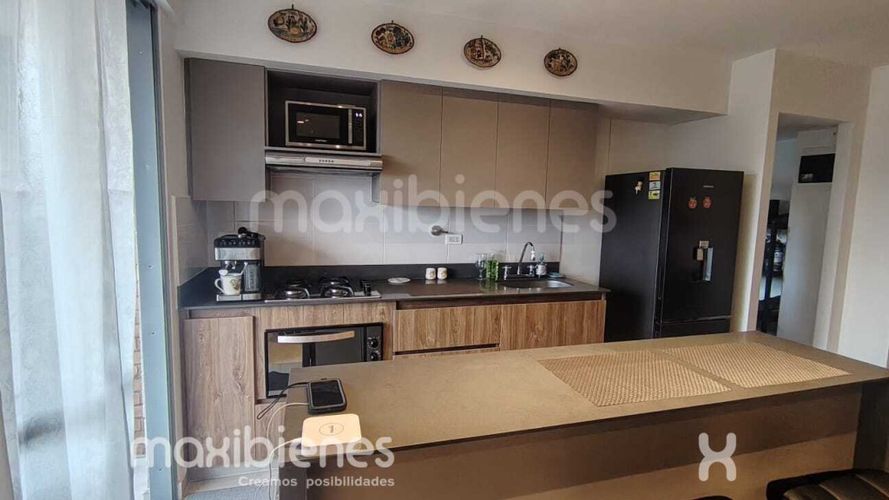 Apartamento de 3 alcobas en venta en Las Lomitas, Sabaneta, 78 m² · foto 2 de 23