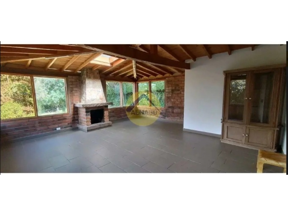 Casa en Arriendo en Santa Elena, Medellín