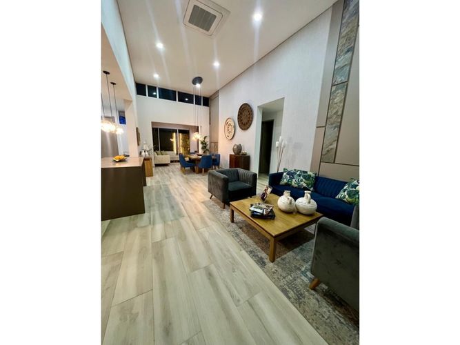 Casa de 3 alcobas en venta en America, Puerto Colombia, 200 m² · foto 2 de 20