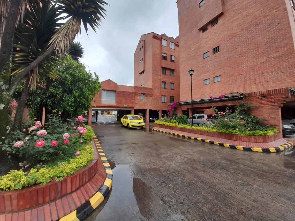 Apartamento en venta en Mirandela, Bogotá · foto 3 de 23