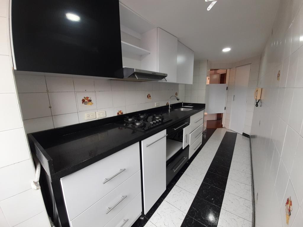 Apartamento en venta en Mirandela, Bogotá · foto 7 de 23