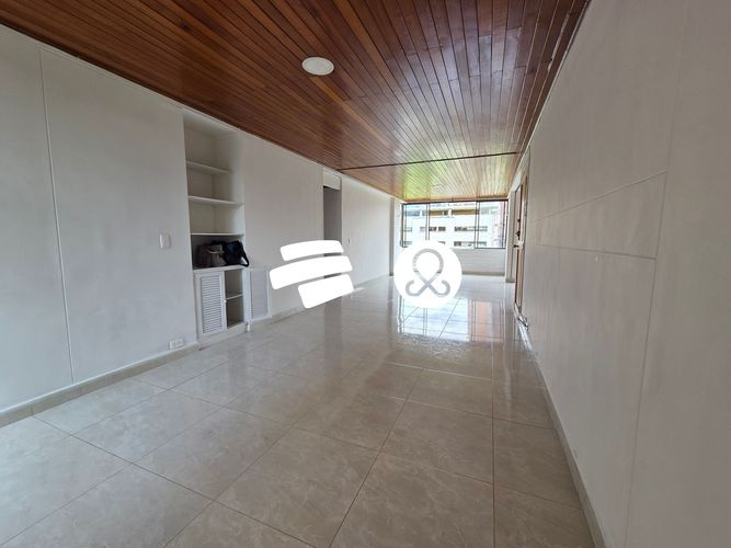 Apartamento de 3 alcobas en venta en La Aguacatala, Medellín, 118 m² · foto 5 de 23