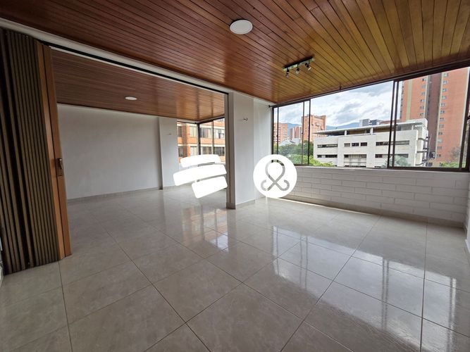Apartamento de 3 alcobas en venta en La Aguacatala, Medellín, 118 m² · foto 6 de 23
