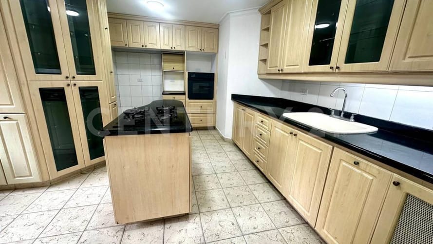 Apartamento de 4 alcobas en venta en El Poblado, Medellín, 260 m² · foto 4 de 22