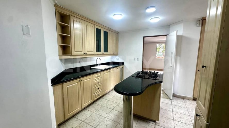 Apartamento de 4 alcobas en venta en El Poblado, Medellín, 260 m² · foto 5 de 22