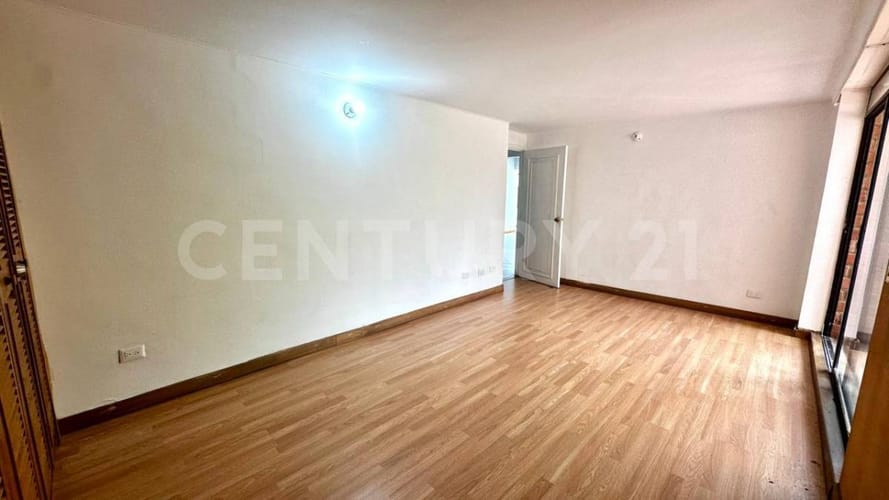 Apartamento de 4 alcobas en venta en El Poblado, Medellín, 260 m² · foto 16 de 22