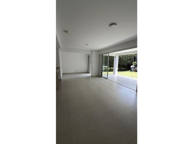 Casa de 3 alcobas en venta en Alfaguara, Jamundí, 189 m² · foto 3 de 23