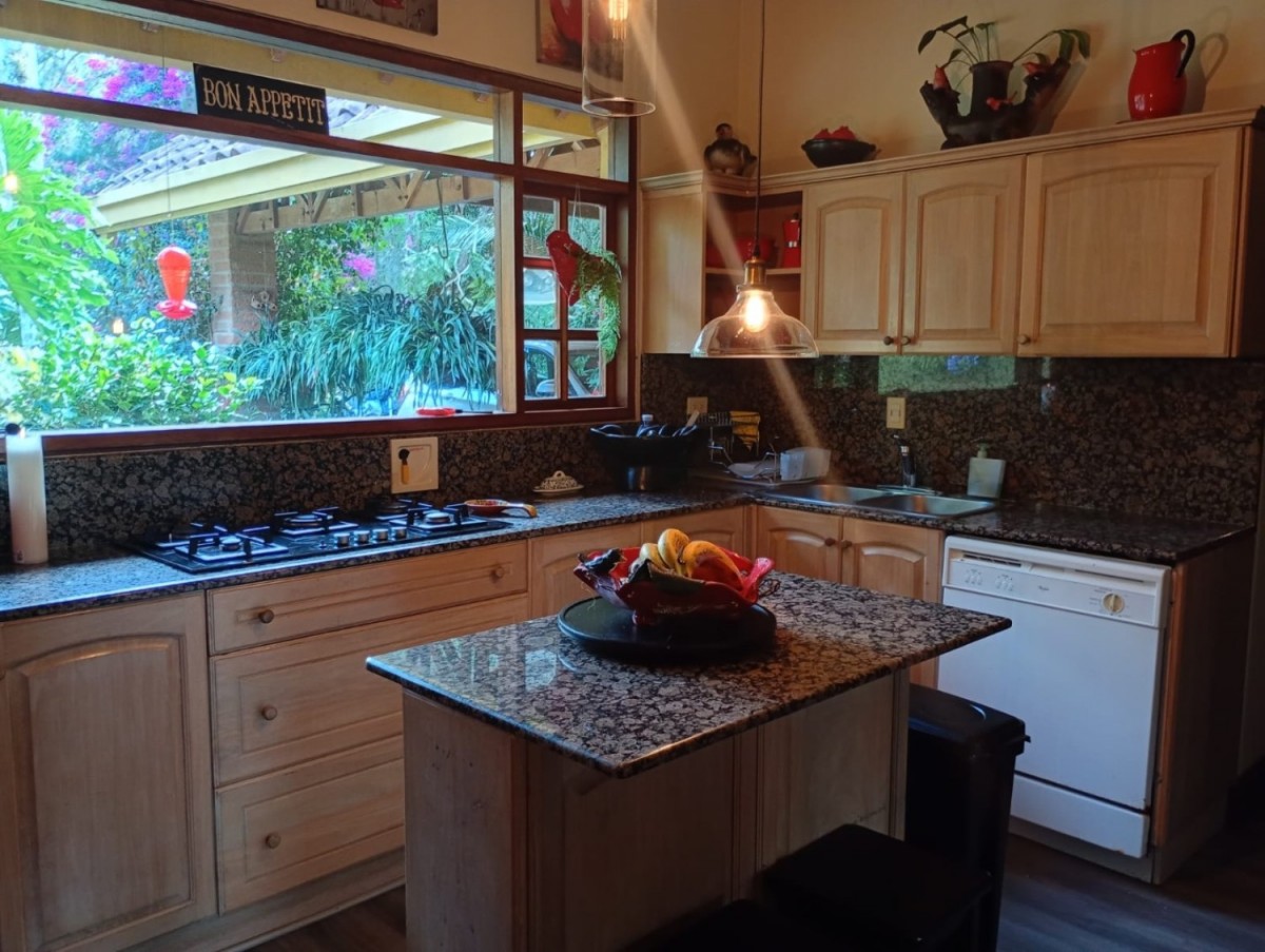 7BR House in Santa Elena