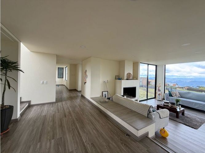 Casa de 4 alcobas en venta en Yerbabuena, Sopó, 260 m² · foto 6 de 23