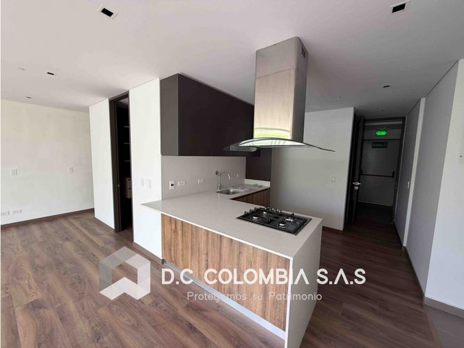 Apartamento de 2 alcobas en venta en Altos Del Poblado, Medellín, 63 m² · foto 2 de 24