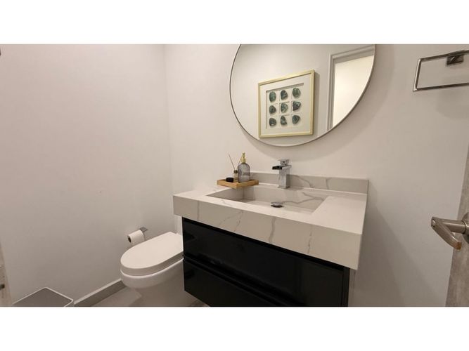 Casa de 4 alcobas en venta en Los Naranjos, Medellín, 500 m² · foto 9 de 24