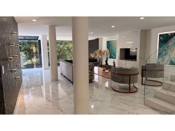 Casa de 4 alcobas en venta en Los Naranjos, Medellín, 500 m² · foto 10 de 24