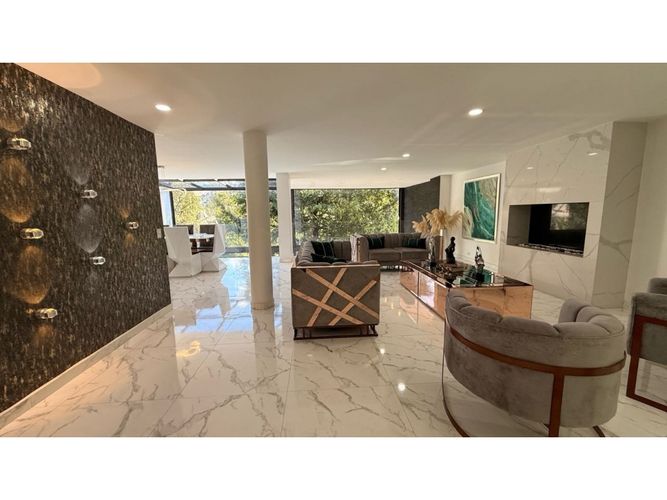 Casa de 4 alcobas en venta en Los Naranjos, Medellín, 500 m² · foto 12 de 24