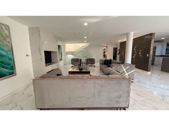 Casa de 4 alcobas en venta en Los Naranjos, Medellín, 500 m² · foto 14 de 24