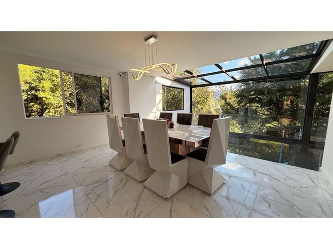 Casa de 4 alcobas en venta en Los Naranjos, Medellín, 500 m² · foto 16 de 24