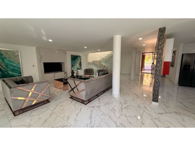 Casa de 4 alcobas en venta en Los Naranjos, Medellín, 500 m² · foto 18 de 24