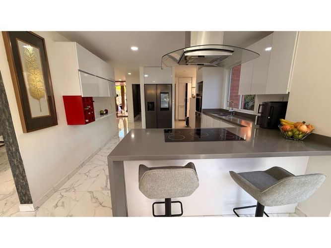 Casa de 4 alcobas en venta en Los Naranjos, Medellín, 500 m² · foto 19 de 24