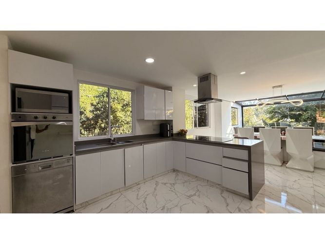 Casa de 4 alcobas en venta en Los Naranjos, Medellín, 500 m² · foto 20 de 24