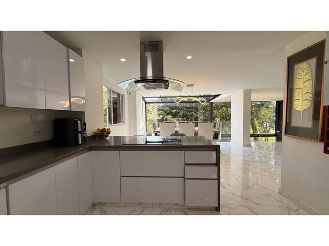 Casa de 4 alcobas en venta en Los Naranjos, Medellín, 500 m² · foto 21 de 24