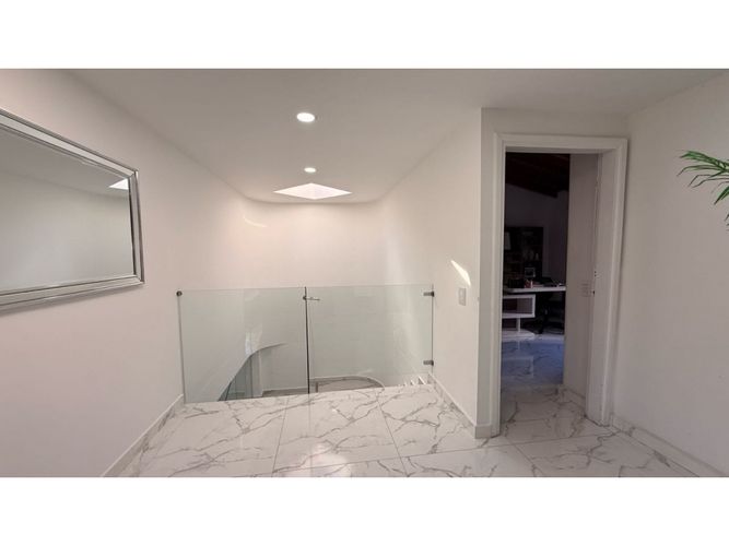 Casa de 4 alcobas en venta en Los Naranjos, Medellín, 500 m² · foto 22 de 24