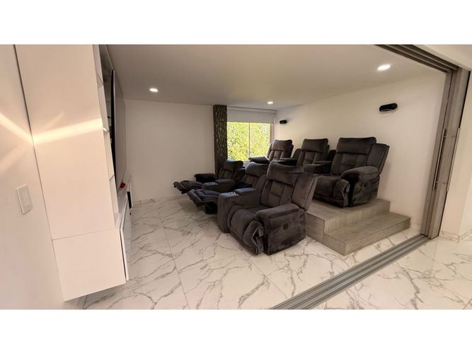 Casa de 4 alcobas en venta en Los Naranjos, Medellín, 500 m² · foto 24 de 24