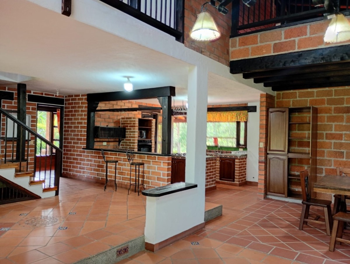 5BR House in Cabeceras de llanogrande (3200 m²) - 2