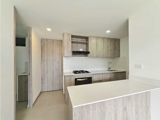 Apartamento de 3 alcobas en venta en El Guayabo, Itagüí, 63 m² · foto 3 de 24