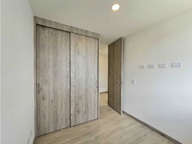 Apartamento de 3 alcobas en venta en El Guayabo, Itagüí, 63 m² · foto 20 de 24
