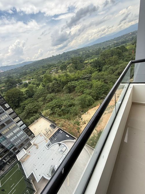 Apartamento de 3 alcobas en venta en Cañaveral, Floridablanca, 110 m² · foto 2 de 24