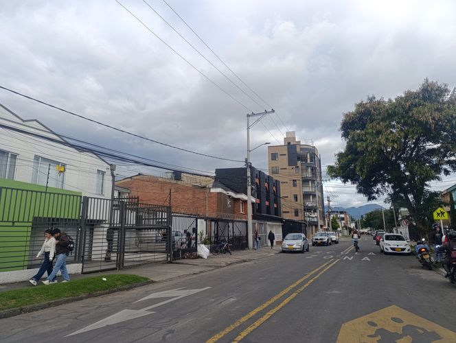Casa de 5 alcobas en venta en Engativá, Bogotá, 313 m² · foto 8 de 8