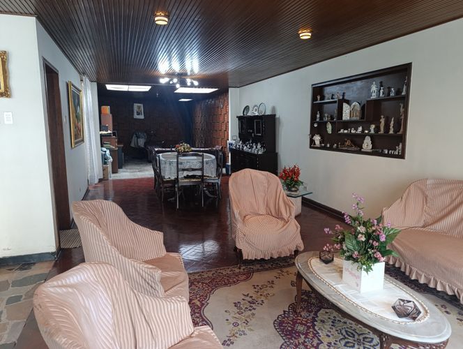 Casa de 3 alcobas en venta en Galerias, Bogotá, 301 m² · foto 4 de 11