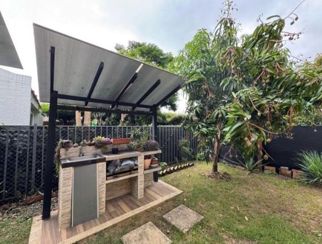 Casa de 3 alcobas en venta en El Castillo, Jamundí, 280 m² · foto 1 de 12