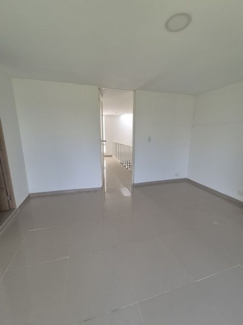 Casa de 3 alcobas en venta en Cedros Del Castillo, Jamundí, 180 m² · foto 3 de 15