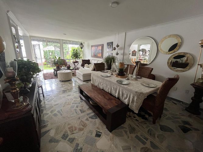 Casa de 5 alcobas en venta en Cabecera Del Llano, Bucaramanga, 400 m² · foto 2 de 24