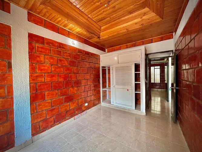 Casa de 3 alcobas en venta en Miraflores, Girardot, 72 m² · foto 5 de 18