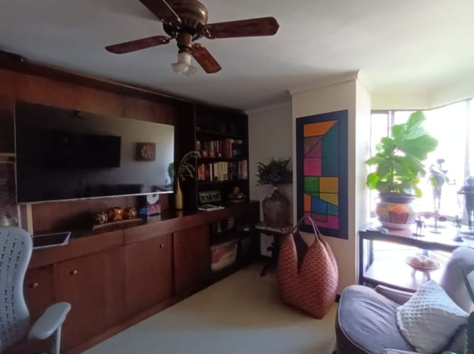 Apartamento de 3 alcobas en venta en La Aguacatala, Medellín, 208 m² · foto 12 de 24