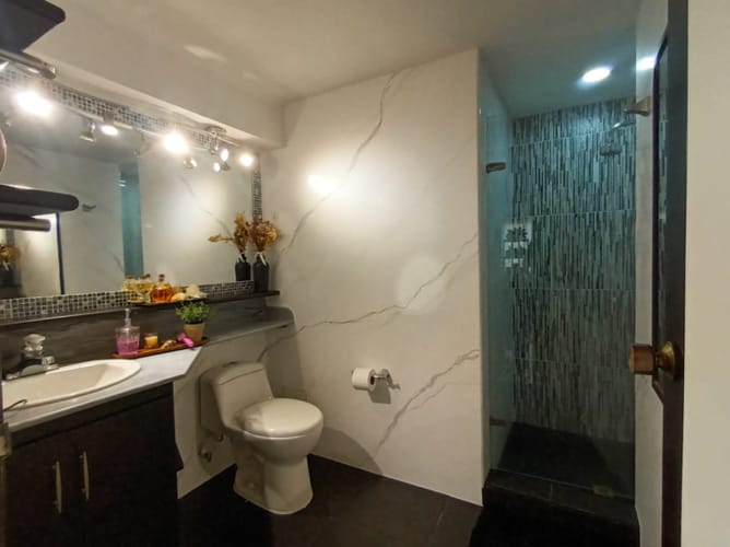 Apartamento de 3 alcobas en venta en La Aguacatala, Medellín, 208 m² · foto 14 de 24