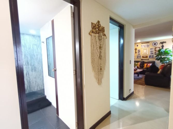 Apartamento de 3 alcobas en venta en La Aguacatala, Medellín, 208 m² · foto 15 de 24