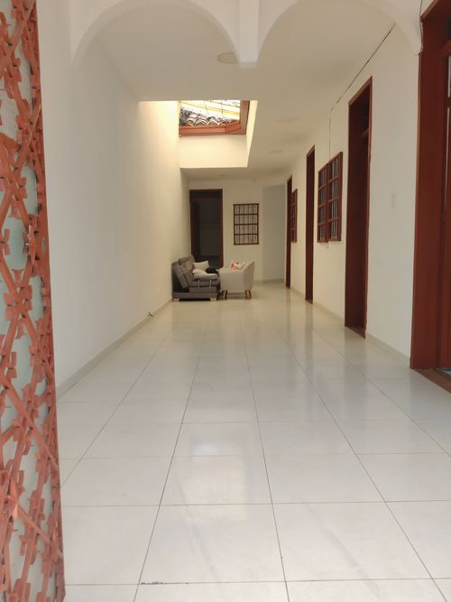 Casa de 8 alcobas en venta en San Cayetano, Cali, 172 m² · foto 2 de 24